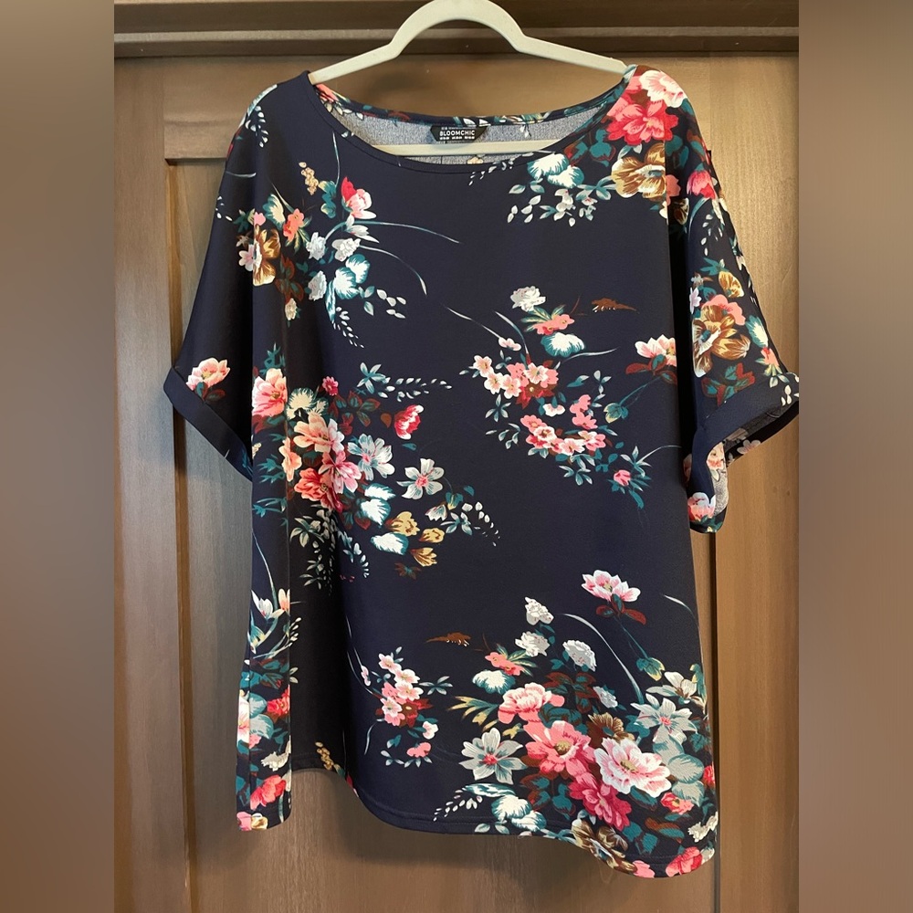 BloomChic top